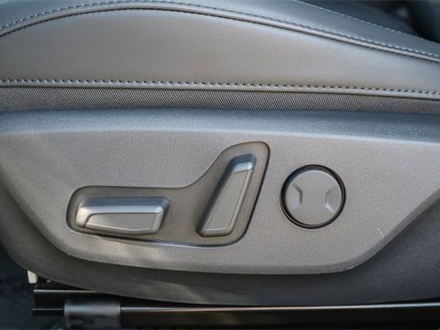 Used 2025 Kia Niro EX image 22