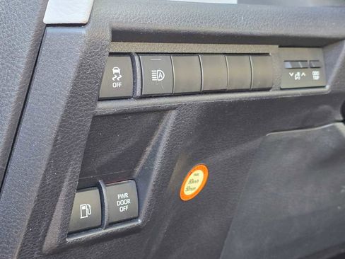 Certified 2025 Toyota Sienna LE image 27