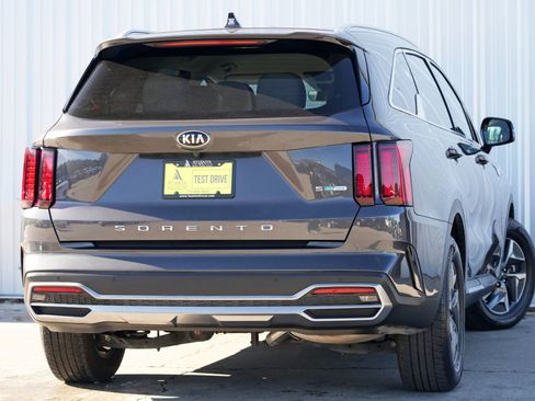 Used 2021 Kia Sorento S image 4