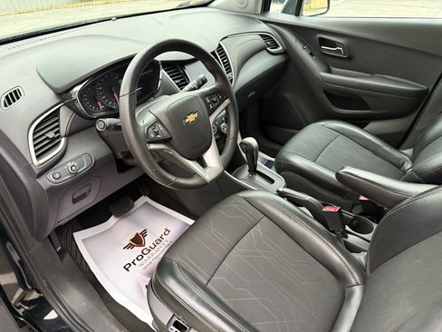 Used 2020 Chevrolet Trax LT w/ Driver Confidence Package image 18