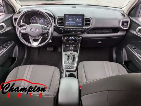 Used 2022 Hyundai Venue SEL FWD image 18