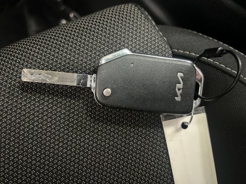 Used 2024 Kia Forte LXS FWD image 31