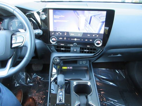 Used 2025 Lexus NX 350h AWD w/ Accessory Package (2T) image 38