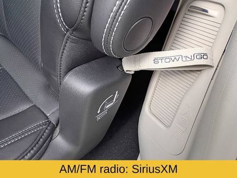 Used 2023 Chrysler Pacifica Touring-L w/ Uconnect Theater Family Group AWD/4WD image 25
