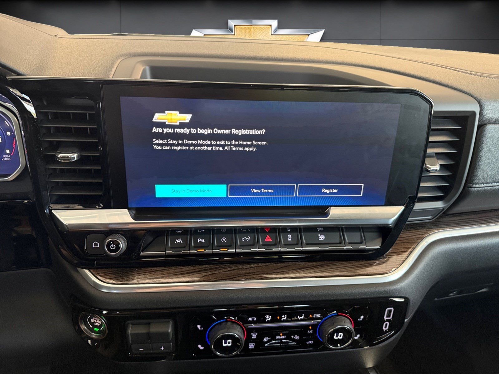 New 2026 Chevrolet Silverado 1500 RST w/ Redline Edition AWD/4WD image 27