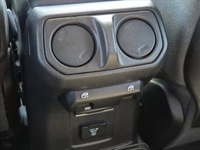 Used 2024 Jeep Gladiator Rubicon w/ Convenience Group AWD/4WD image 16