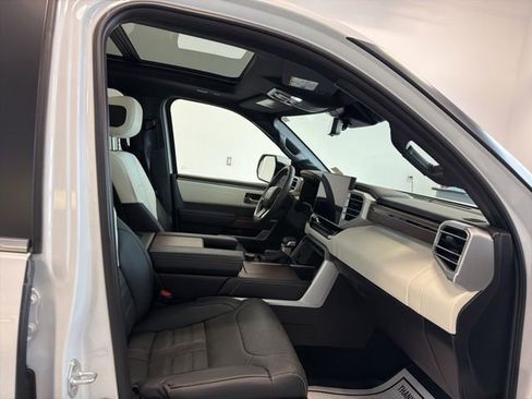 Used 2025 Toyota Sequoia Capstone AWD/4WD image 44