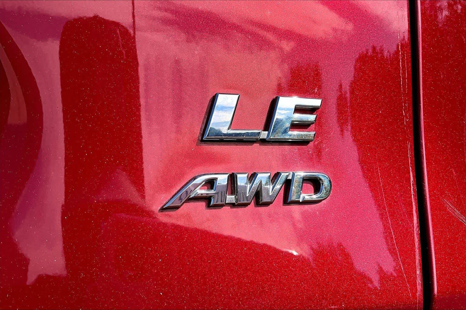 Used 2021 Toyota RAV4 LE AWD/4WD image 10