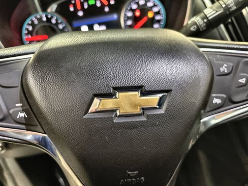 Used 2020 Chevrolet Equinox LT image 37