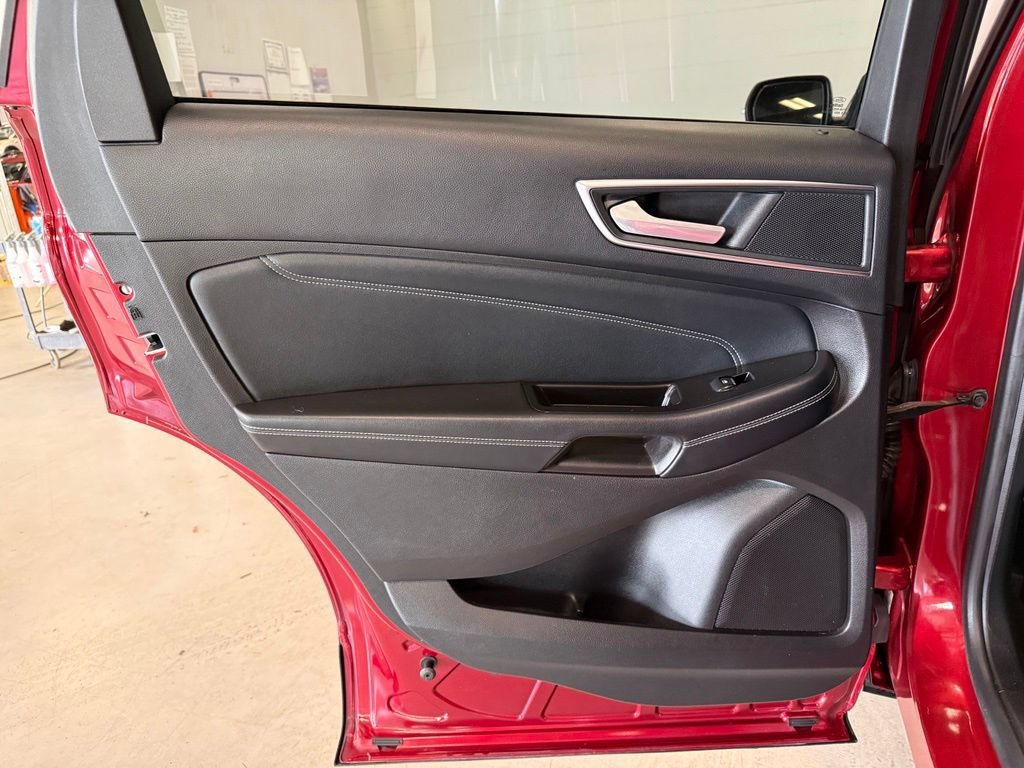 Used 2017 Ford Edge Titanium w/ Equipment Group 302A FWD image 13
