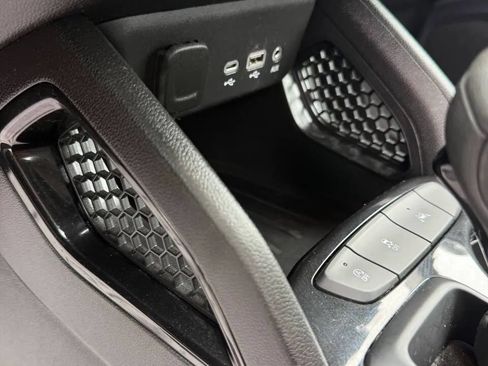 Used 2021 Chevrolet TrailBlazer LS FWD image 17