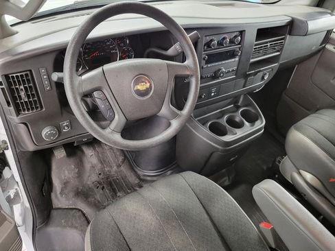 Used 2024 Chevrolet Express 2500 w/ Driver Convenience Package image 7