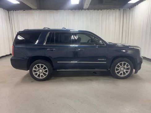 Used 2017 GMC Yukon Denali image 3