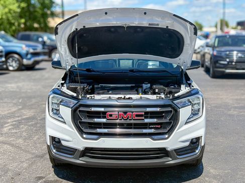 Used 2022 GMC Terrain AT4 w/ Infotainment Package II AWD/4WD image 39