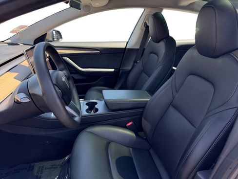 Used 2023 Tesla Model 3 Standard Range RWD image 9