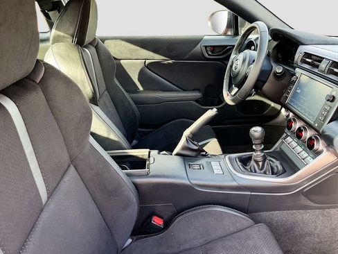 Used 2025 Toyota GR86 Premium w/ ALL Weather Mat Package (TMS) RWD image 26