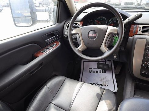 Used 2009 GMC Sierra 2500 SLT w/ Entertainment Package image 19