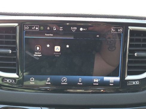 Used 2023 Chrysler Pacifica Touring-L image 34