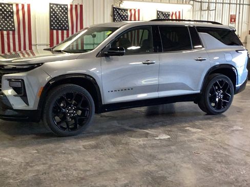 Used 2024 Chevrolet Traverse RS w/ LPO, Floor Liner Package AWD/4WD image 2