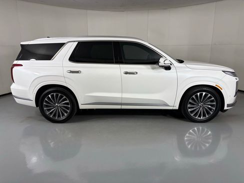 Used 2024 Hyundai Palisade Calligraphy image 9
