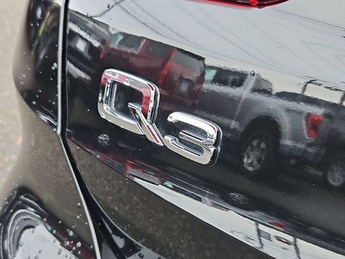 Used 2023 Audi Q3 2.0T Premium Plus w/ Premium Plus Package image 28