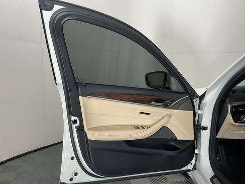 Used 2020 BMW 540i w/ Convenience Package image 19