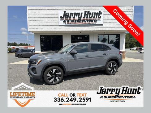 Used 2025 Volkswagen Atlas Cross Sport SE FWD image 1