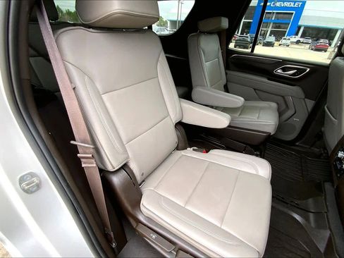 Used 2022 GMC Yukon SLT w/ SLT Premium Package image 39