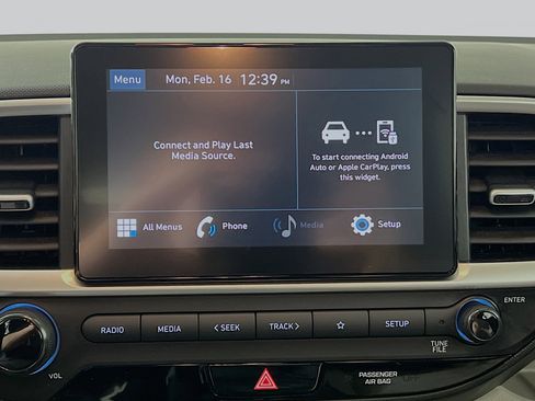 Used 2022 Hyundai Venue SEL image 27