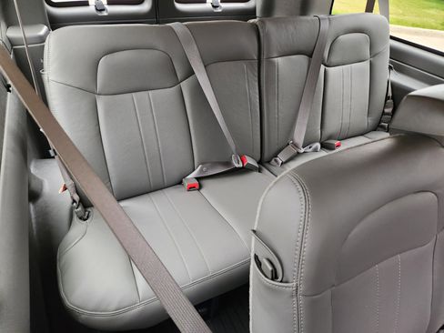 New 2025 Chevrolet Express 3500 LS w/ Chrome Appearance Package image 33