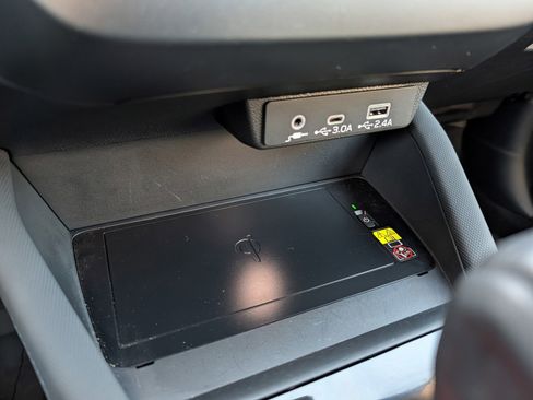 Certified 2025 Subaru Forester Limited image 32