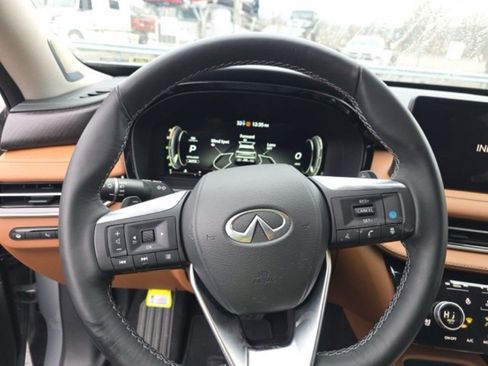 Used 2025 INFINITI QX60 Sensory w/ Vision Package image 14