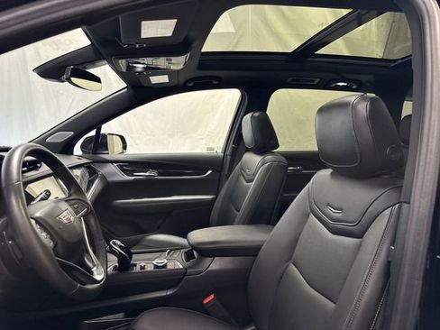 Certified 2023 Cadillac XT6 Premium Luxury AWD/4WD image 11