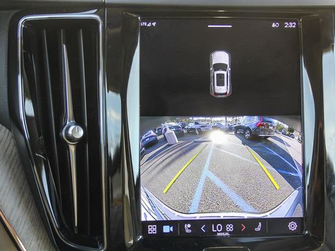 Used 2023 Volvo XC60 B5 Plus w/ Protection Package Premier image 27