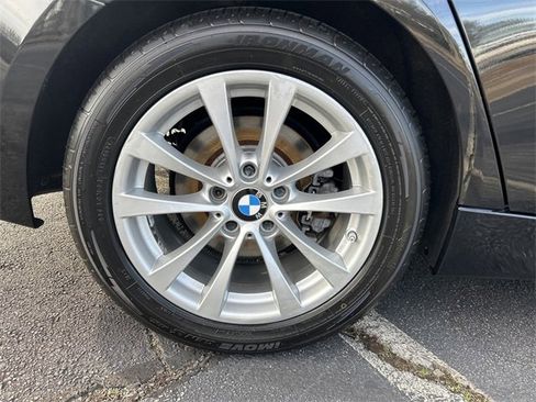 Used 2018 BMW 320i Sedan w/ Convenience Package image 25