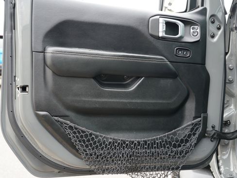 Used 2018 Jeep Wrangler Unlimited Sahara w/ Dual Top Group image 14