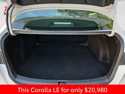 Used 2024 Toyota Corolla LE FWD image 19