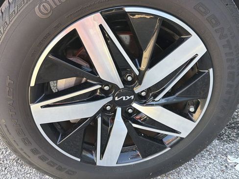 Certified 2023 Kia Sorento S FWD image 5