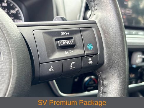 Used 2024 Nissan Rogue SV w/ SV Premium Package FWD image 12