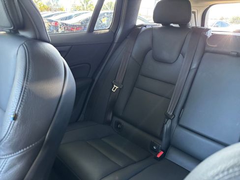 Used 2025 Volvo V60 B5 Cross Country Plus image 39