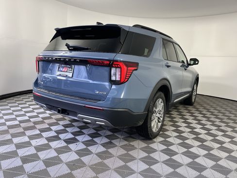 Used 2025 Ford Explorer Active w/ Active Comfort Package image 5