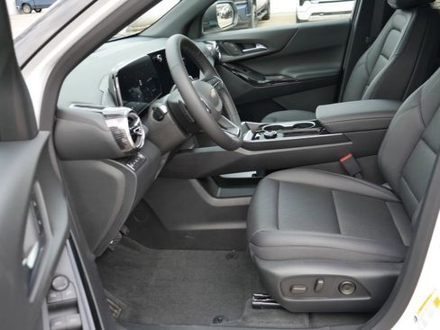 New 2026 Chevrolet Equinox LT image 8