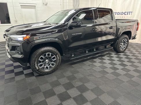 Used 2025 Chevrolet Colorado Z71 w/ Technology Package AWD/4WD image 5