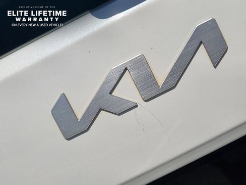 Used 2022 Kia Soul LX w/ Technology Package FWD image 6