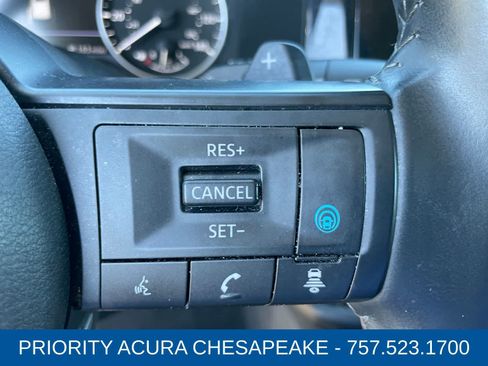 Used 2024 Nissan Pathfinder SV FWD image 17