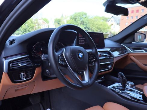 Used 2023 BMW 530i xDrive w/ Premium Package AWD/4WD image 11