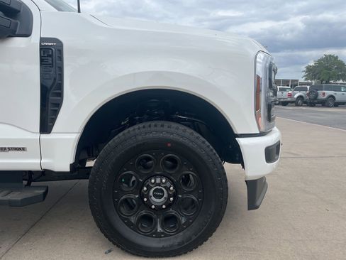 New 2026 Ford F350 Lariat w/ Black Appearance Package image 5