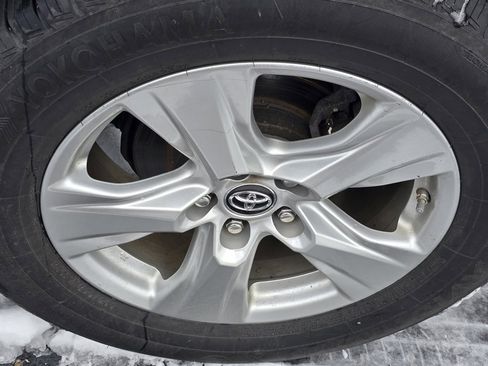 Used 2020 Toyota RAV4 LE image 21