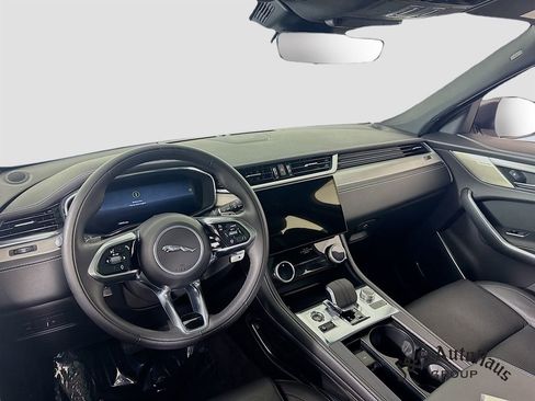 Used 2024 Jaguar F-PACE R-Dynamic S image 29