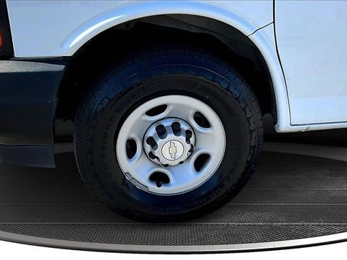 Used 2022 Chevrolet Express 3500 Extended w/ Driver Convenience Package image 29